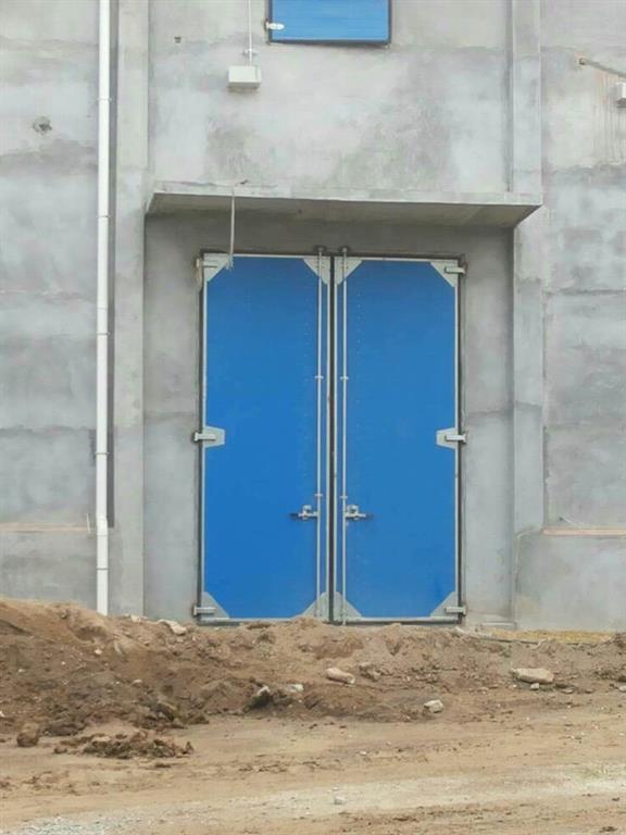 糧食倉(cāng)庫(kù)門(mén)